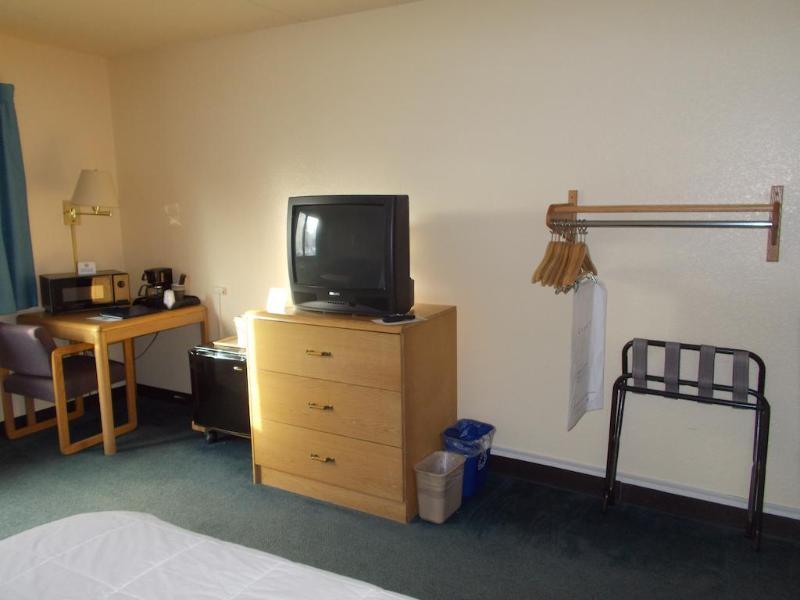 Boarders Inn And Suites By Cobblestone Hotels - Ripon Zewnętrze zdjęcie