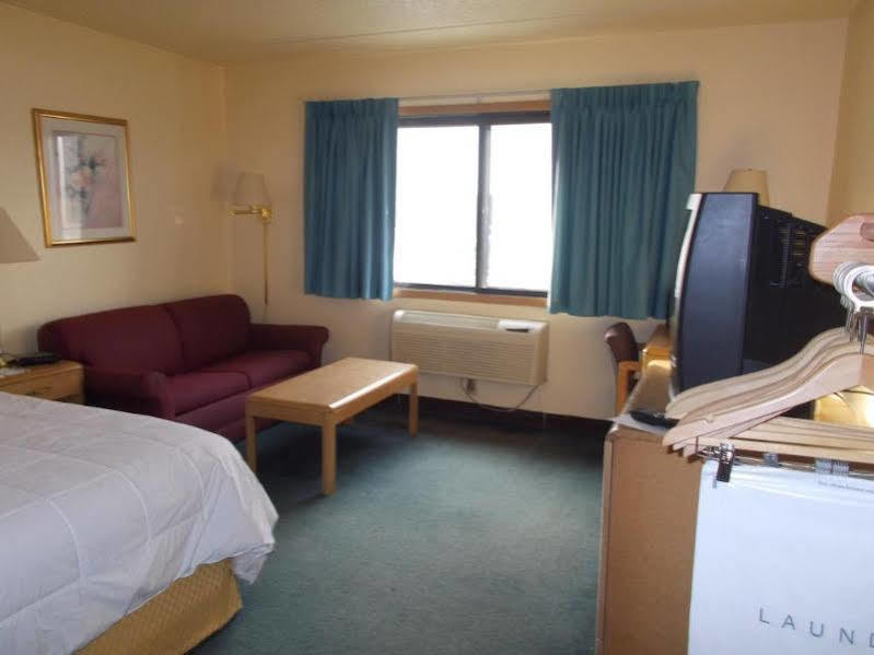 Boarders Inn And Suites By Cobblestone Hotels - Ripon Zewnętrze zdjęcie