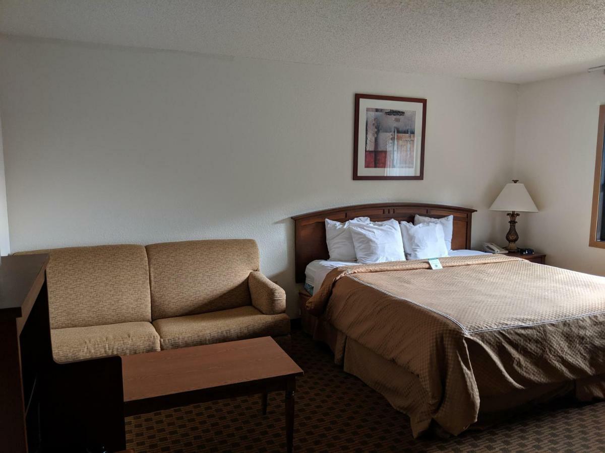 Boarders Inn And Suites By Cobblestone Hotels - Ripon Zewnętrze zdjęcie